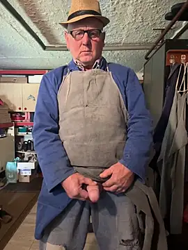 oldgayman online show from September 2025 07:57:02 AM