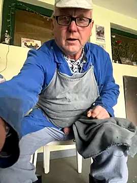 oldgayman online show from October 2025 12:41:02 PM