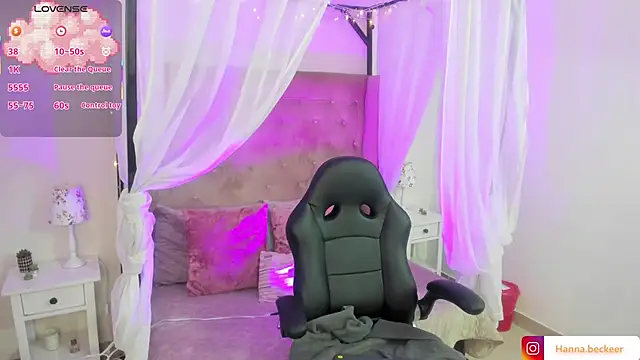 Hanna  Becker  online show from January 2026 03:31:01 AM