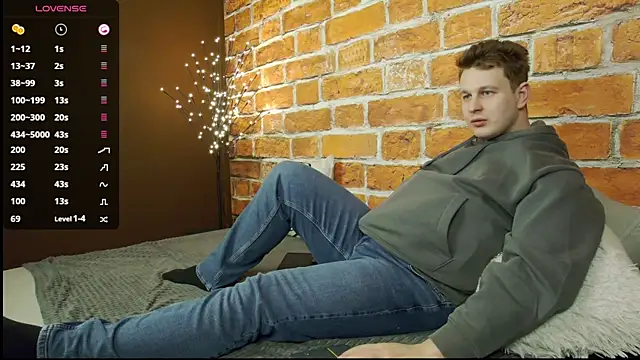 charlie smiley online show from December 2025 06:48:02 PM