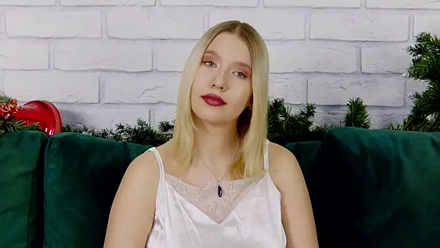 Snapshot of LiliLinn chatting on January 2025 10:27:02 AM LiliLinn online show from January 2025 10:27:02 AM