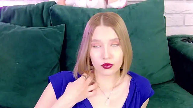 Snapshot of LiliLinn chatting on March 2025 11:18:02 AM LiliLinn online show from March 2025 11:18:02 AM