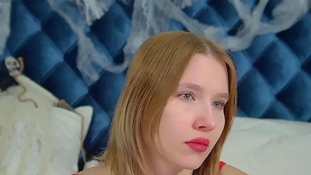 LiliLinn online show from October 2025 04:09:01 AM