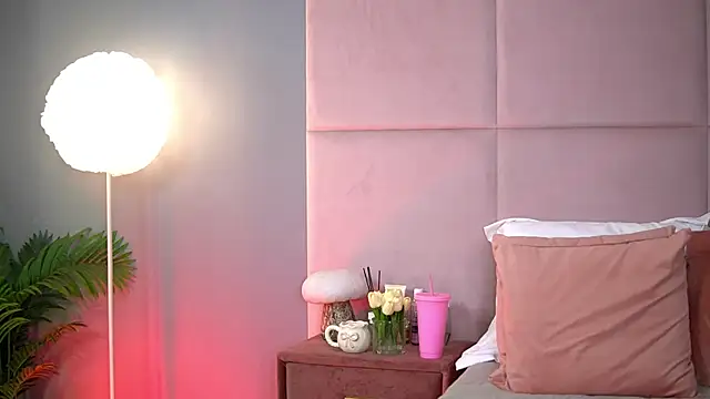 AlmaLuv online show from October 2025 03:34:02 AM