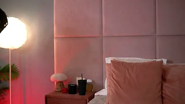 AlmaLuv online show from February 2026 04:21:02 AM