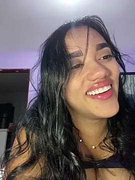 Snapshot of ElaEndez_ chatting on May 2026 04:18:02 AM ElaEndez online show from May 2026 04:18:02 AM