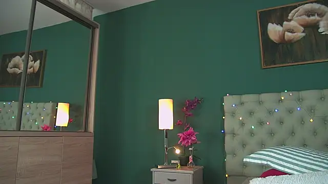AlicePirs online show from December 2024 08:48:01 AM