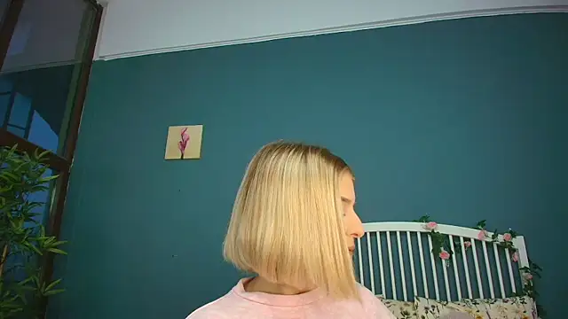 AlicePirs online show from October 2025 04:22:01 AM