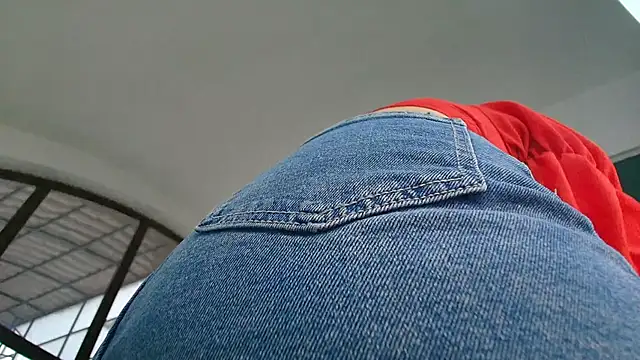 Snapshot of AlicePirs chatting on March 2026 05:02:02 AM AlicePirs online show from March 2026 05:02:02 AM