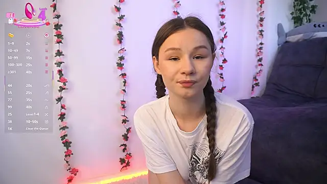 Snapshot of GlamourNova chatting on March 2025 12:26:02 PM GlamourNova online show from March 2025 12:26:02 PM