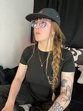 Snapshot of tekila__ chatting on October 2025 10:23:02 PM tekila online show from October 2025 10:23:02 PM