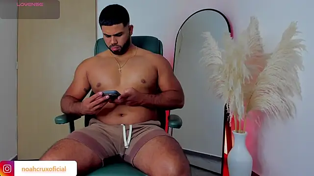 noah crux online show from June 2026 01:19:02 AM