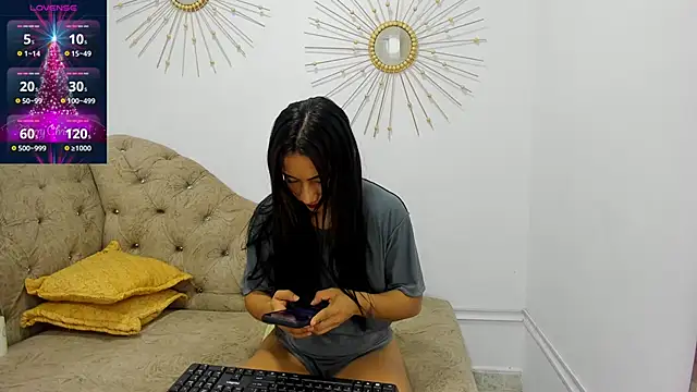 Snapshot of Valeria_Fitness chatting on December 2024 04:09:01 AM Valeria Fitness online show from December 2024 04:09:01 AM