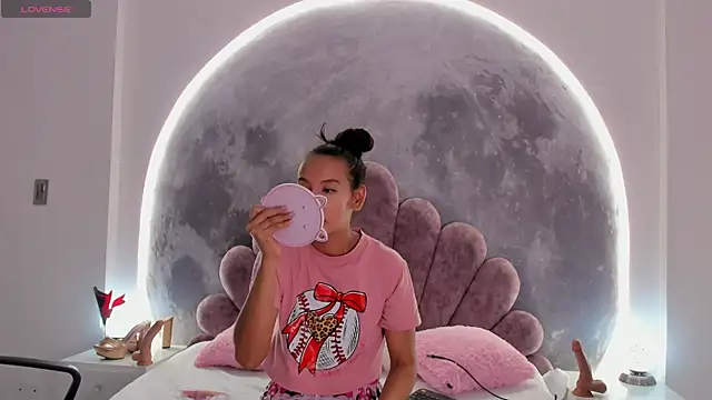 Valeria Fitness online show from March 2026 08:37:01 PM