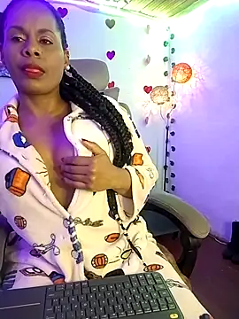 Snapshot of Camille_rose_ chatting on February 2025 01:53:02 AM Camille rose online show from February 2025 01:53:02 AM