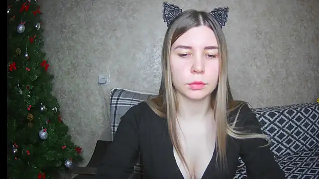 Snapshot of ElllaNuar chatting on January 2025 04:27:01 AM ElllaNuar online show from January 2025 04:27:01 AM