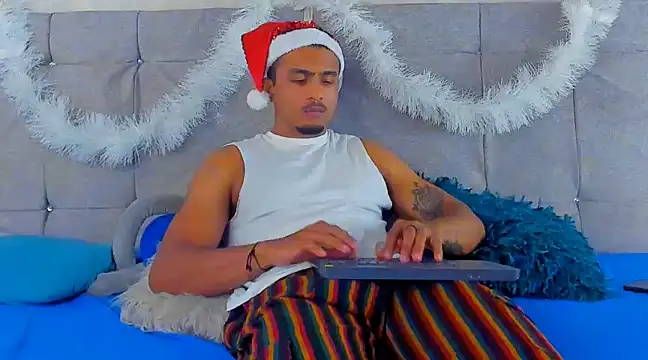 Mateo Reales online show from December 2024 08:28:02 AM