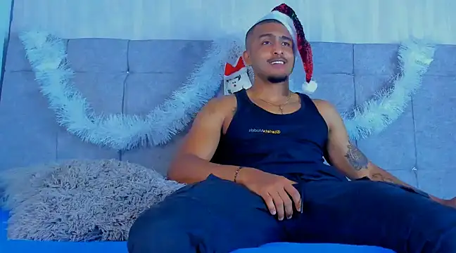 Mateo Reales online show from December 2024 04:01:02 AM