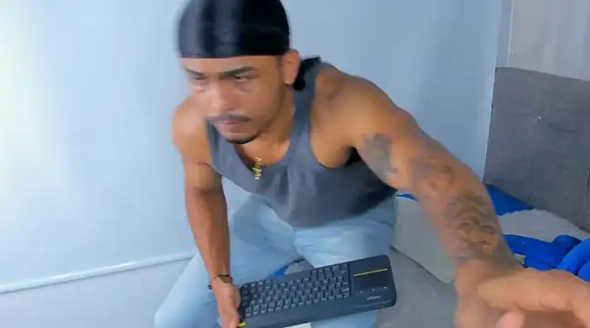 Mateo Reales online show from March 2025 03:52:02 AM