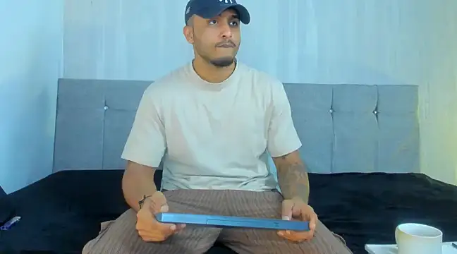 Mateo Reales online show from March 2025 04:37:02 AM