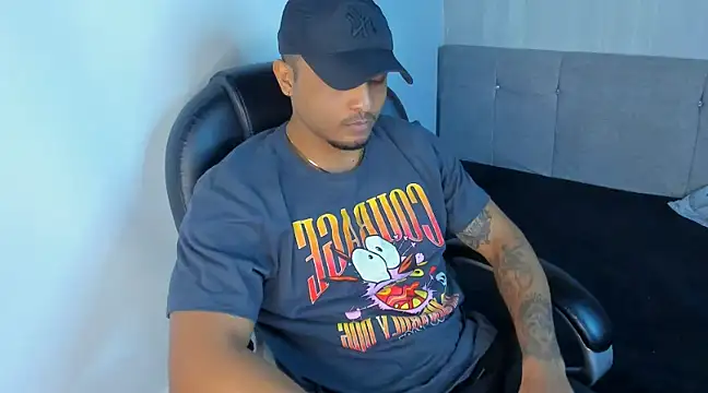 Mateo Reales online show from March 2025 04:56:01 AM