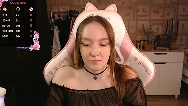 MoonlishSiren online show from December 2024 09:13:01 PM