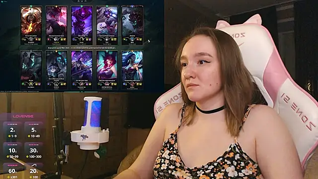 MoonlishSiren online show from February 2026 08:38:02 PM