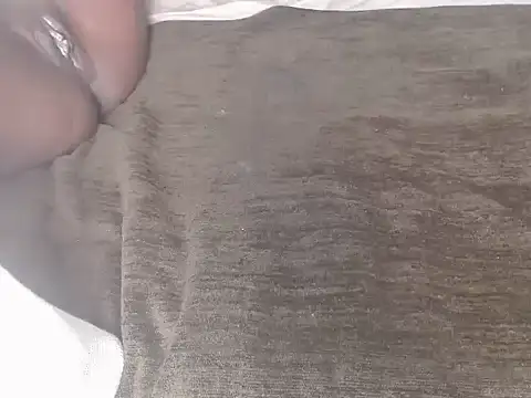 Snapshot of ChErRyanDchOcO chatting on October 2025 10:24:01 AM ChErRyanDchOcO online show from October 2025 10:24:01 AM