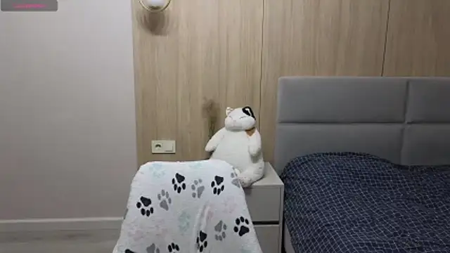 HermioneHHH online show from December 2025 07:10:02 PM