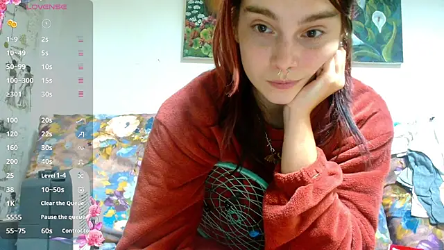 Snapshot of Sophie_Bell chatting on December 2024 06:37:01 PM Sophie Bell online show from December 2024 06:37:01 PM