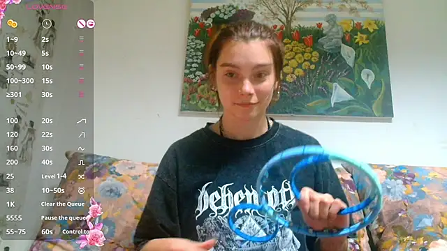Snapshot of Sophie_Bell chatting on December 2024 08:58:02 PM Sophie Bell online show from December 2024 08:58:02 PM