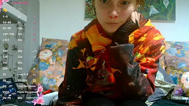 Snapshot of Sophie_Bell chatting on December 2024 06:48:01 PM Sophie Bell online show from December 2024 06:48:01 PM