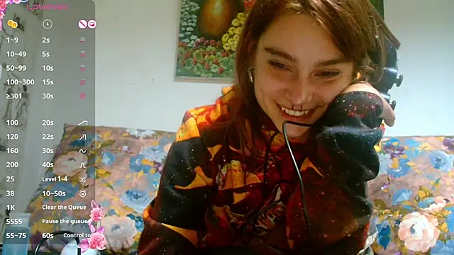 Snapshot of Sophie_Bell chatting on December 2024 04:36:02 PM Sophie Bell online show from December 2024 04:36:02 PM