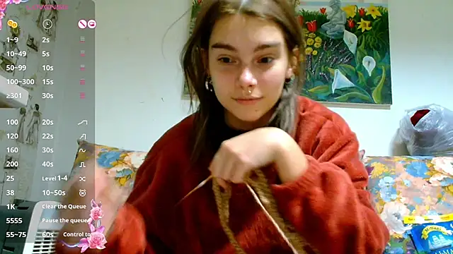 Snapshot of Sophie_Bell chatting on January 2025 08:59:02 PM Sophie Bell online show from January 2025 08:59:02 PM