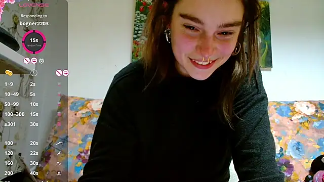 Snapshot of Sophie_Bell chatting on January 2025 10:12:02 PM Sophie Bell online show from January 2025 10:12:02 PM