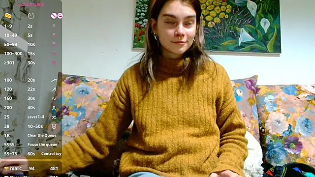 Snapshot of Sophie_Bell chatting on January 2025 08:59:02 PM Sophie Bell online show from January 2025 08:59:02 PM