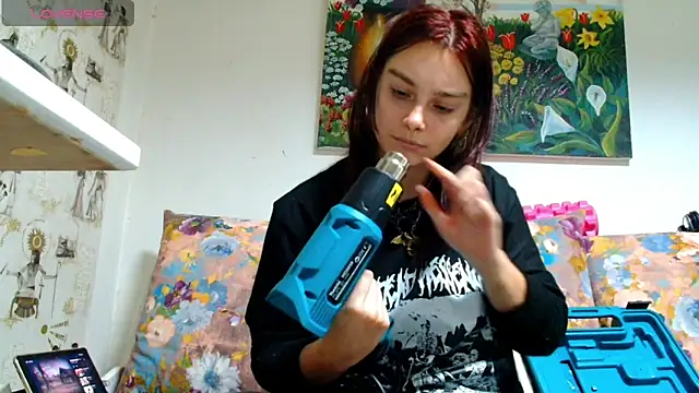 Snapshot of Sophie_Bell chatting on January 2025 05:24:02 PM Sophie Bell online show from January 2025 05:24:02 PM