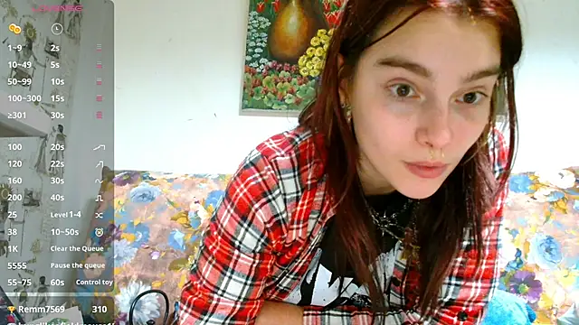 Snapshot of Sophie_Bell chatting on February 2025 06:46:01 PM Sophie Bell online show from February 2025 06:46:01 PM