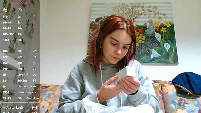 Snapshot of Sophie_Bell chatting on February 2025 07:28:02 PM Sophie Bell online show from February 2025 07:28:02 PM