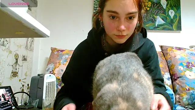 Snapshot of Sophie_Bell chatting on February 2025 04:44:01 PM Sophie Bell online show from February 2025 04:44:01 PM