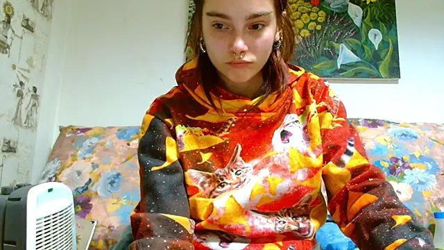 Snapshot of Sophie_Bell chatting on February 2025 07:43:02 PM Sophie Bell online show from February 2025 07:43:02 PM
