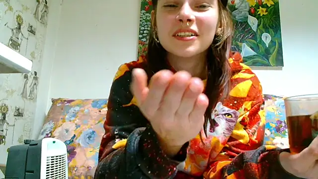 Snapshot of Sophie_Bell chatting on February 2025 10:48:01 PM Sophie Bell online show from February 2025 10:48:01 PM