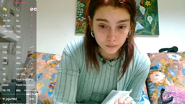 Snapshot of Sophie_Bell chatting on February 2025 10:28:01 PM Sophie Bell online show from February 2025 10:28:01 PM