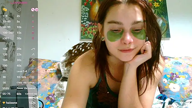 Snapshot of Sophie_Bell chatting on March 2025 12:10:02 AM Sophie Bell online show from March 2025 12:10:02 AM