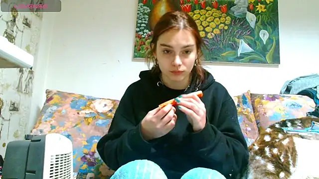 Snapshot of Sophie_Bell chatting on March 2025 06:21:02 PM Sophie Bell online show from March 2025 06:21:02 PM
