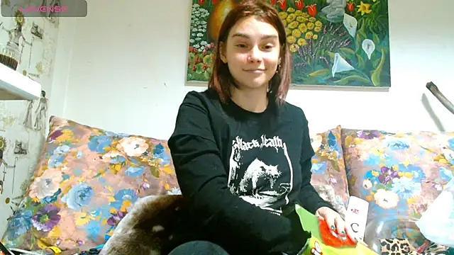Snapshot of Sophie_Bell chatting on March 2025 08:54:01 PM Sophie Bell online show from March 2025 08:54:01 PM