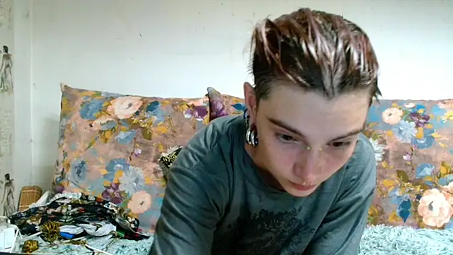 Snapshot of Sophie_Bell chatting on June 2026 08:20:02 PM Sophie Bell online show from June 2026 08:20:02 PM