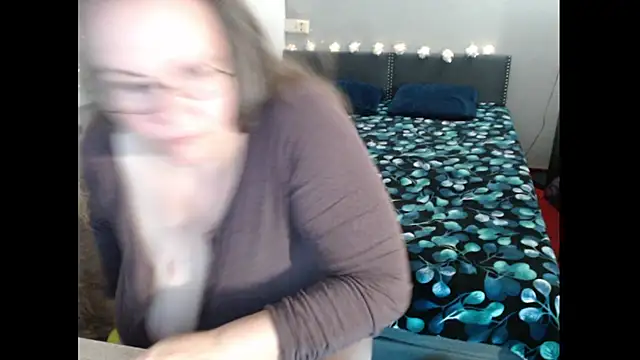 Snapshot of Sweetboobs chatting on November 2025 07:57:01 PM Sweetboobs online show from November 2025 07:57:01 PM