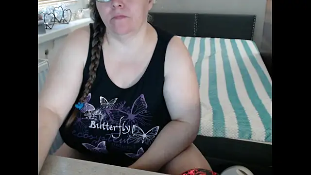 Snapshot of Sweetboobs chatting on November 2025 11:02:01 AM Sweetboobs online show from November 2025 11:02:01 AM