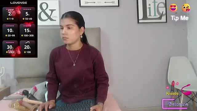 Snapshot of SophiaMeyerst chatting on June 2026 02:40:02 PM SophiaMeyerst online show from June 2026 02:40:02 PM